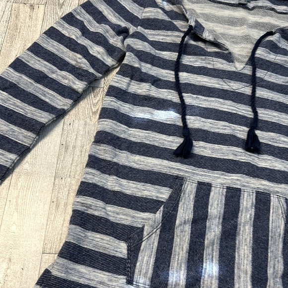 Aerie pullover striped with pockets. Size XS. - Picture 4 of 8